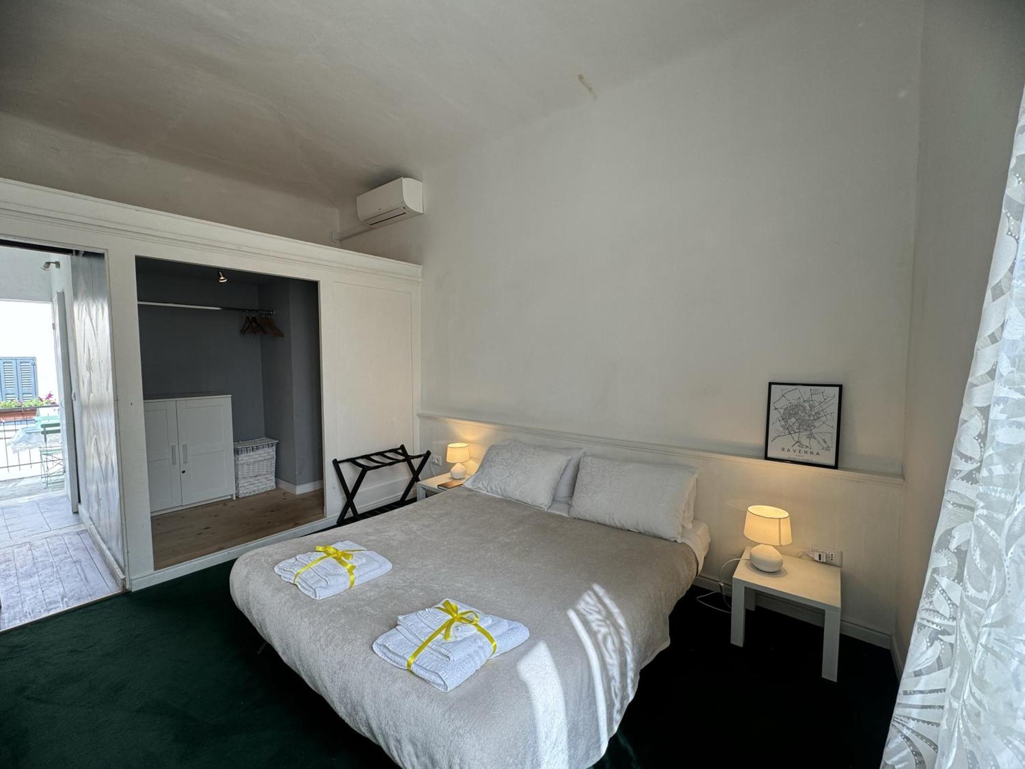Maison Leone Apartment Равенна Экстерьер фото